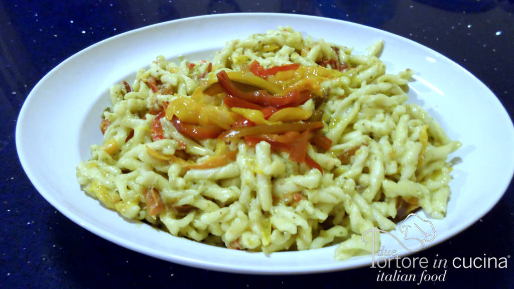 Fusilli caserecci con peperoni