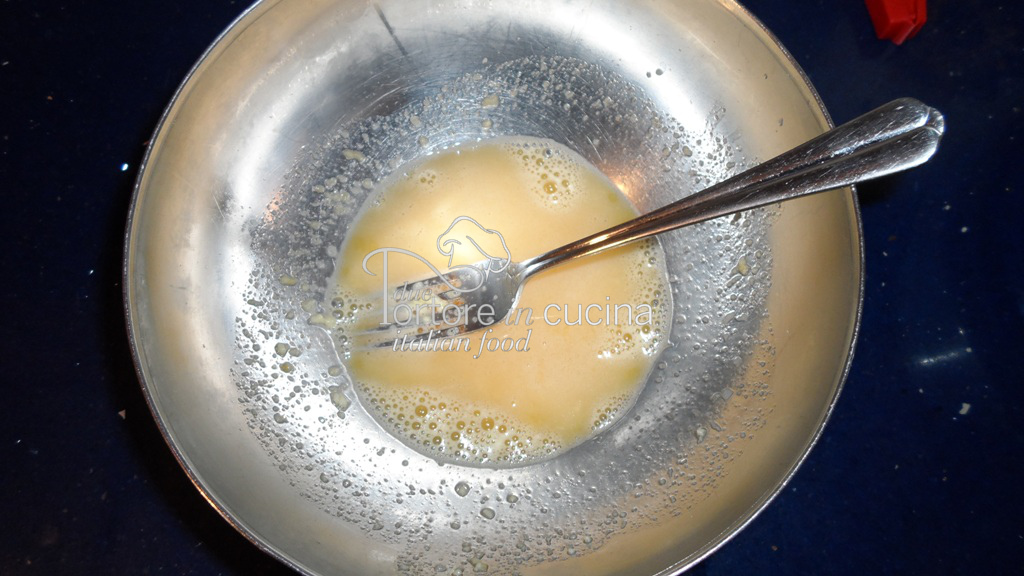 uova sbattute per spaghetti alla carbonara
