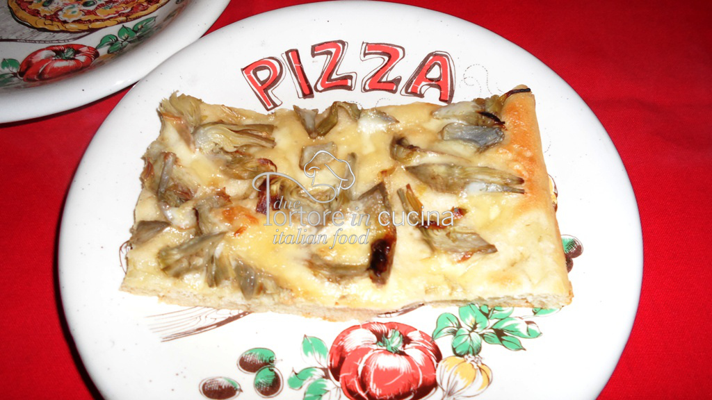 Pizza bianca con carciofi