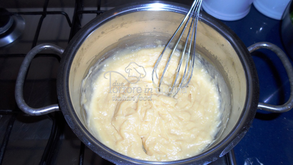 Crema pasticcera per crostata di ciliegie caramellate