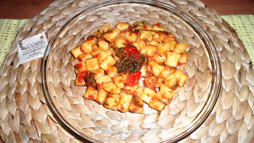 Gnocchi allo zafferano con sugo romagnolo di strigoli