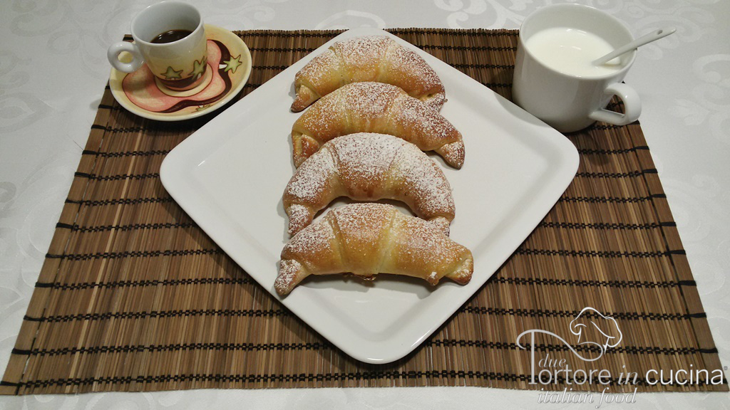 Cornetti di pasta brioche