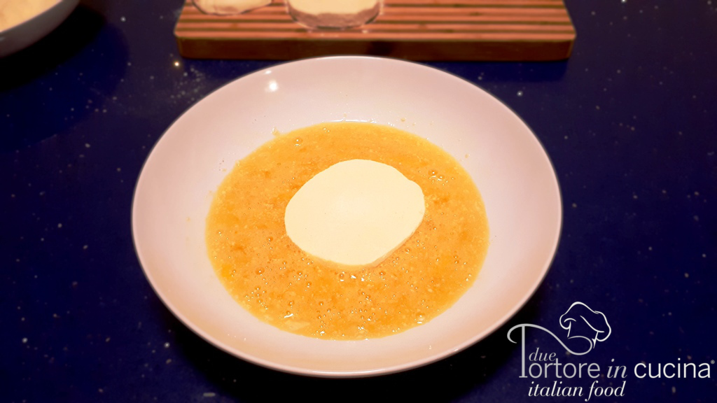 Uovo per mozzarella alla francese o indorata e fritta