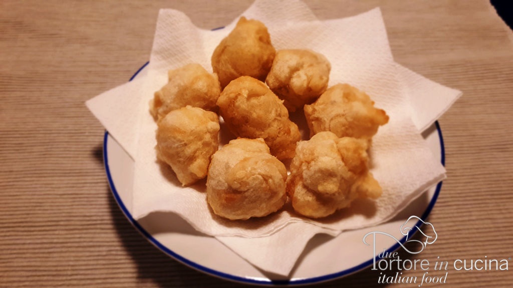 Zeppole di pasta cresciuta