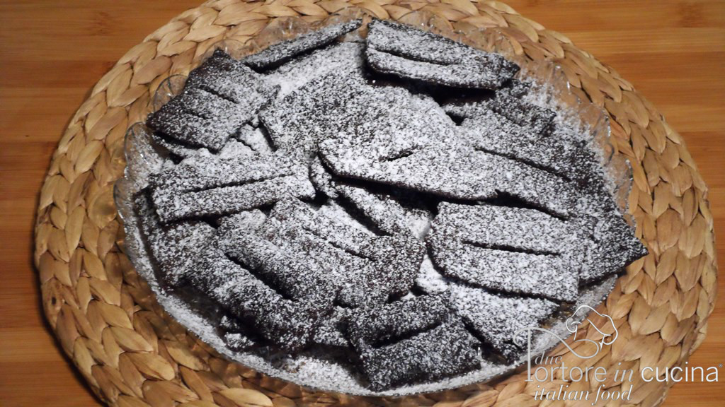 Chiacchiere al cioccolato (videoricetta)