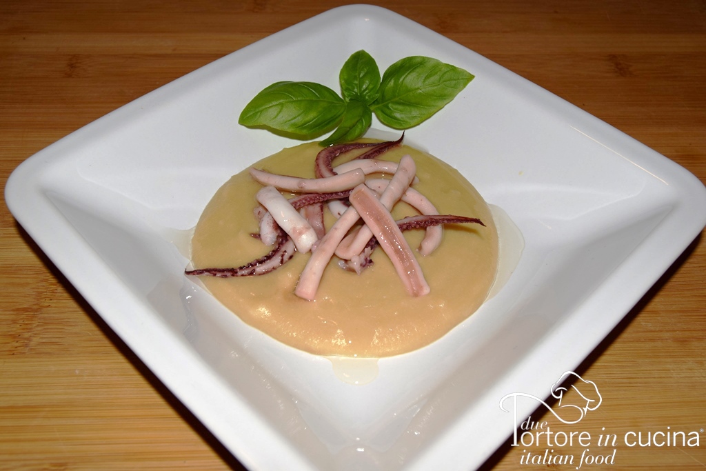 Calamari con crema di ceci