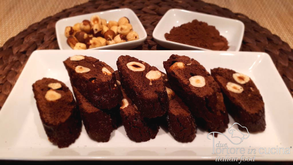 Cantucci al cacao e nocciole