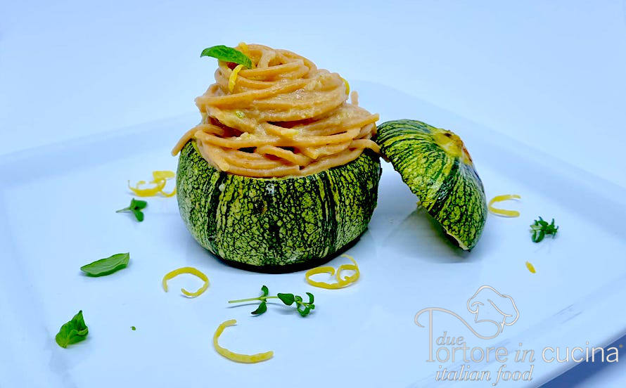 Zucchine tonde ripiene di spaghetti