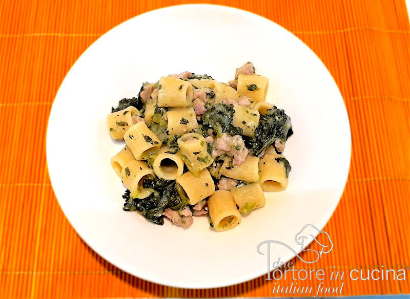 Mezze maniche con crema di patate salsicce e friarielli